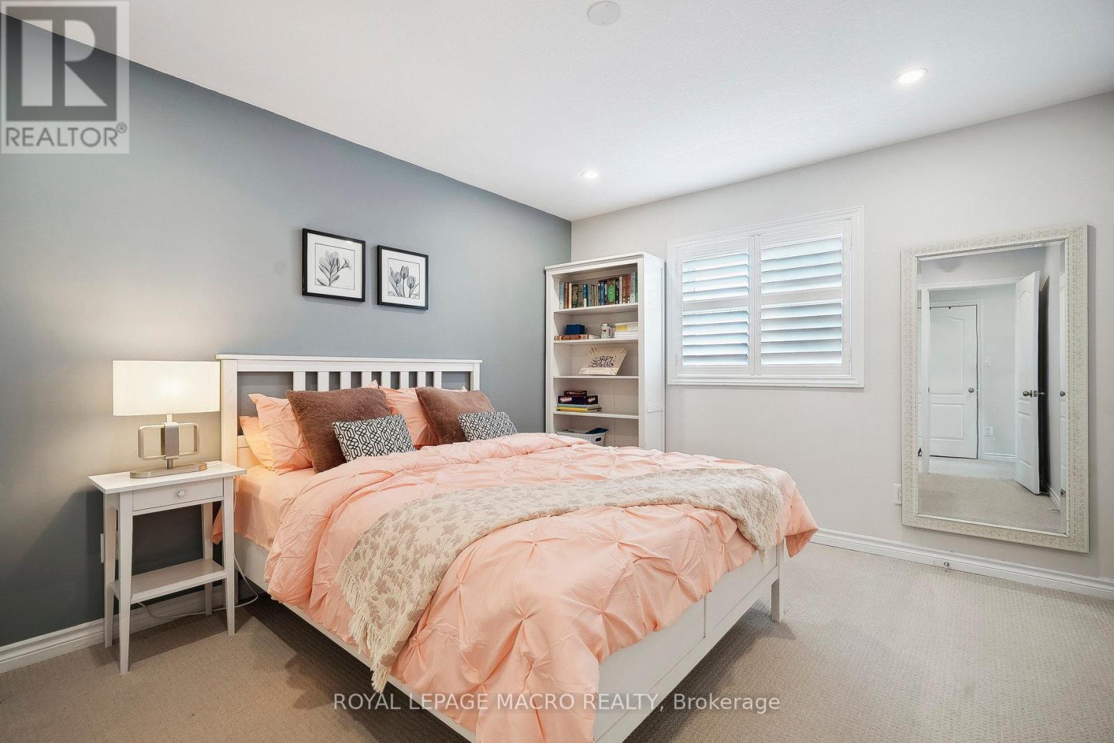 Photo 9 of 80 Bellroyal Crescent, Hamilton ON