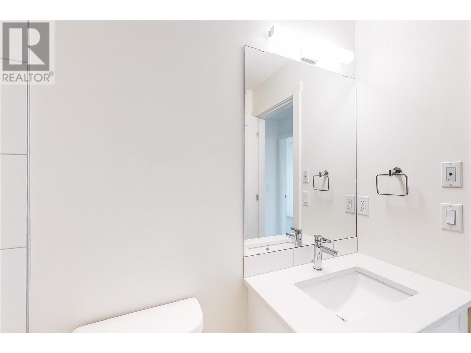 43 720 Valley Road, Kelowna