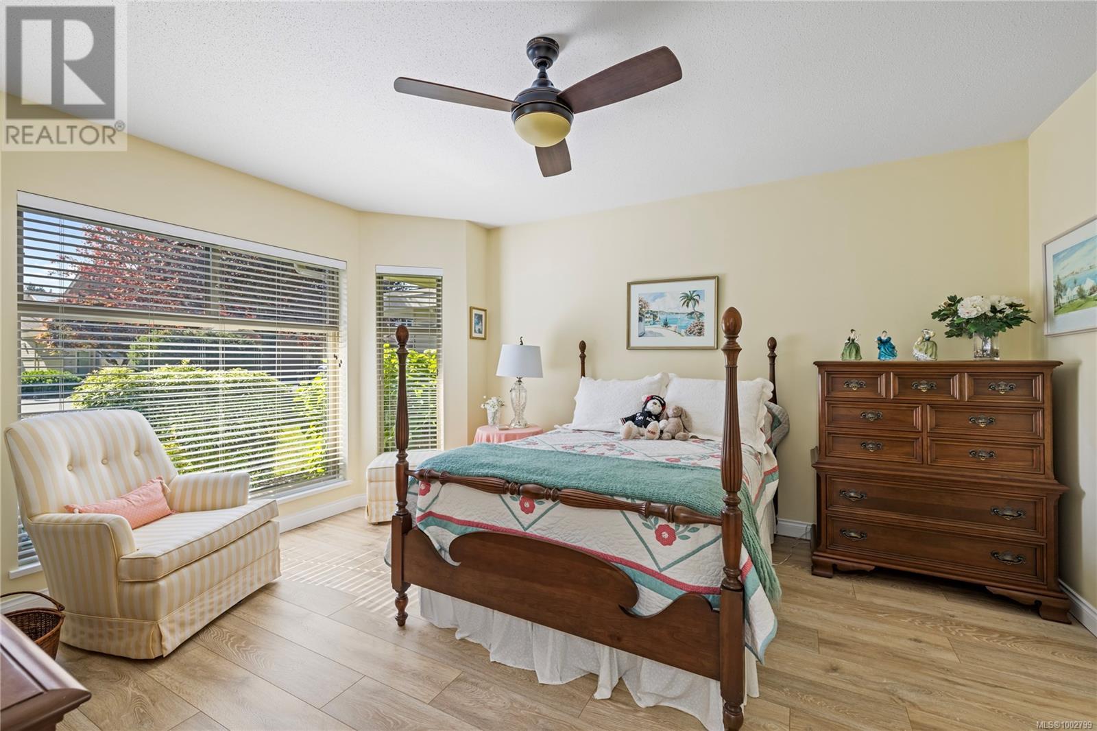 Photo 6 of 912 Lakes Blvd, French Creek BC