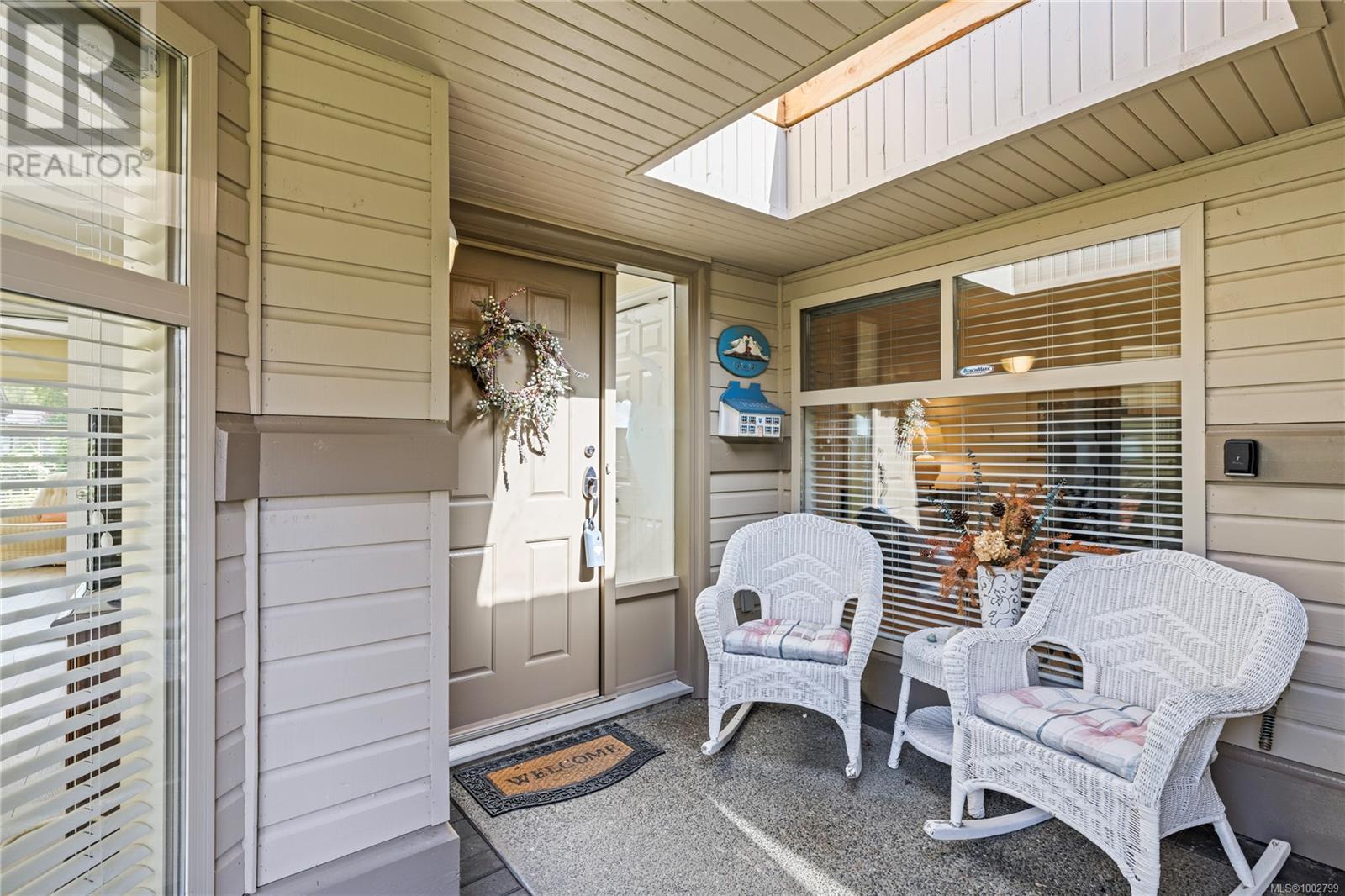Photo 11 of 912 Lakes Blvd, French Creek BC