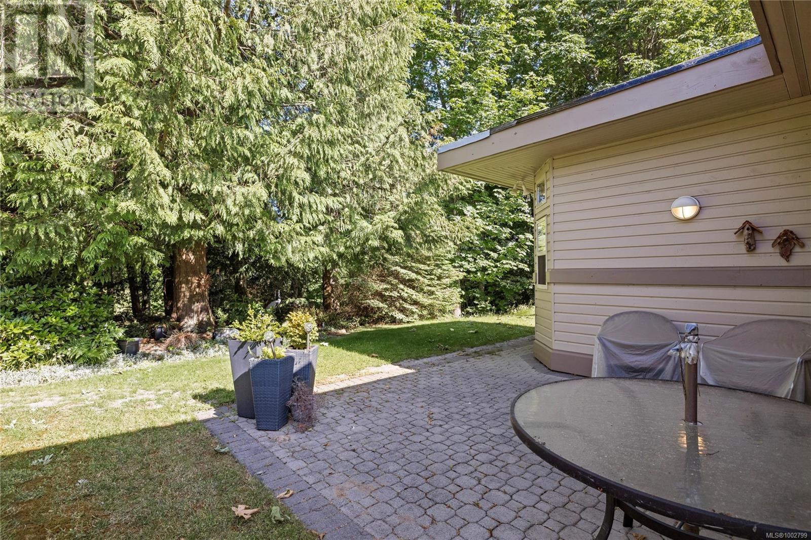 Photo 29 of 912 Lakes Blvd, French Creek BC