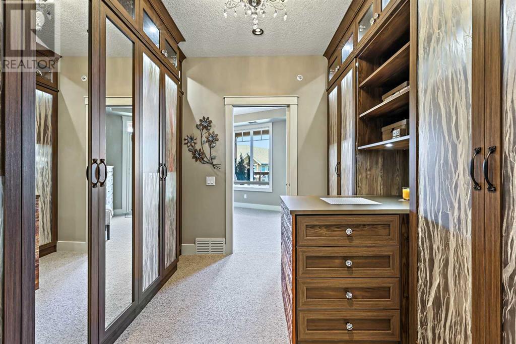 Single Family House for Sale in   Fish Creek Boulevard SW Evergreen Calgary 