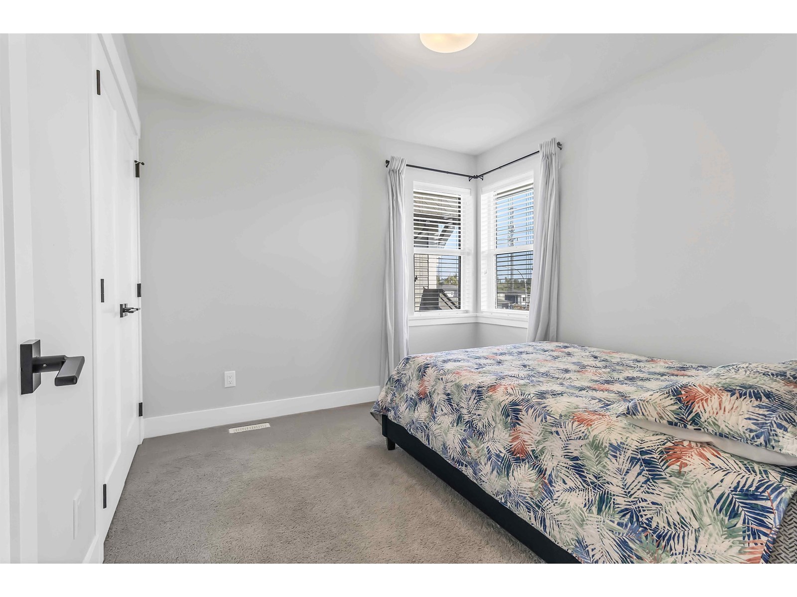 Photo 25 of 16683 21 Avenue, Surrey BC