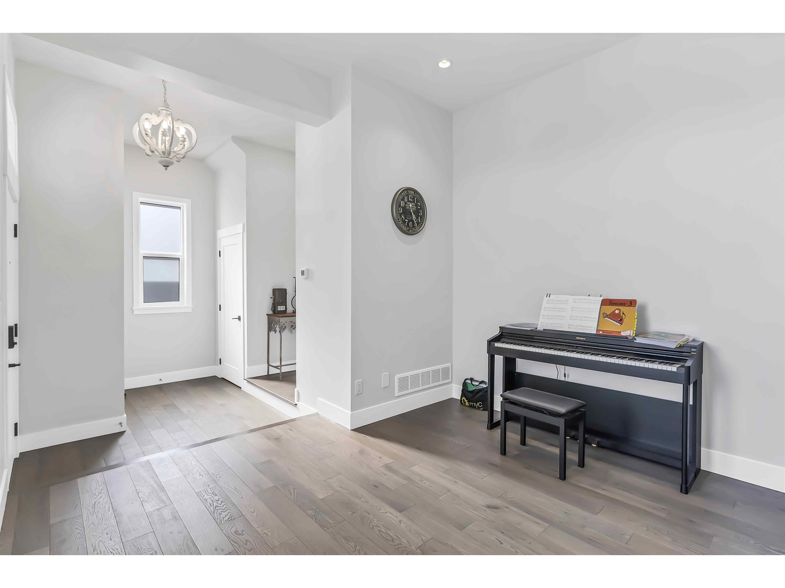 Photo 6 of 16683 21 Avenue, Surrey BC