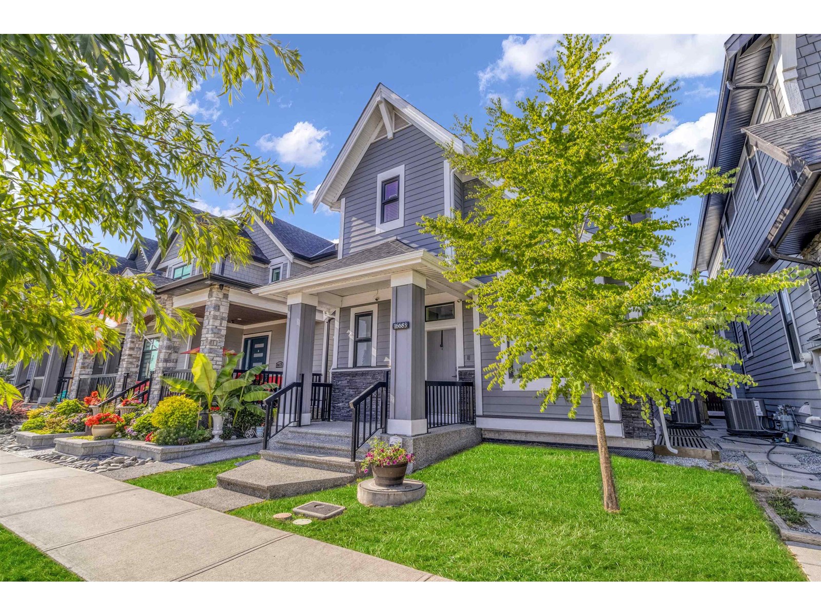 Photo 2 of 16683 21 Avenue, Surrey BC