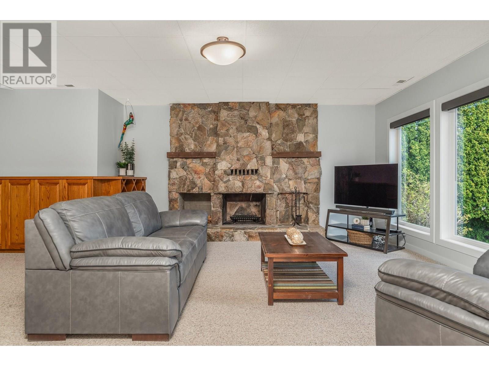 7994 Tronson Road, Vernon