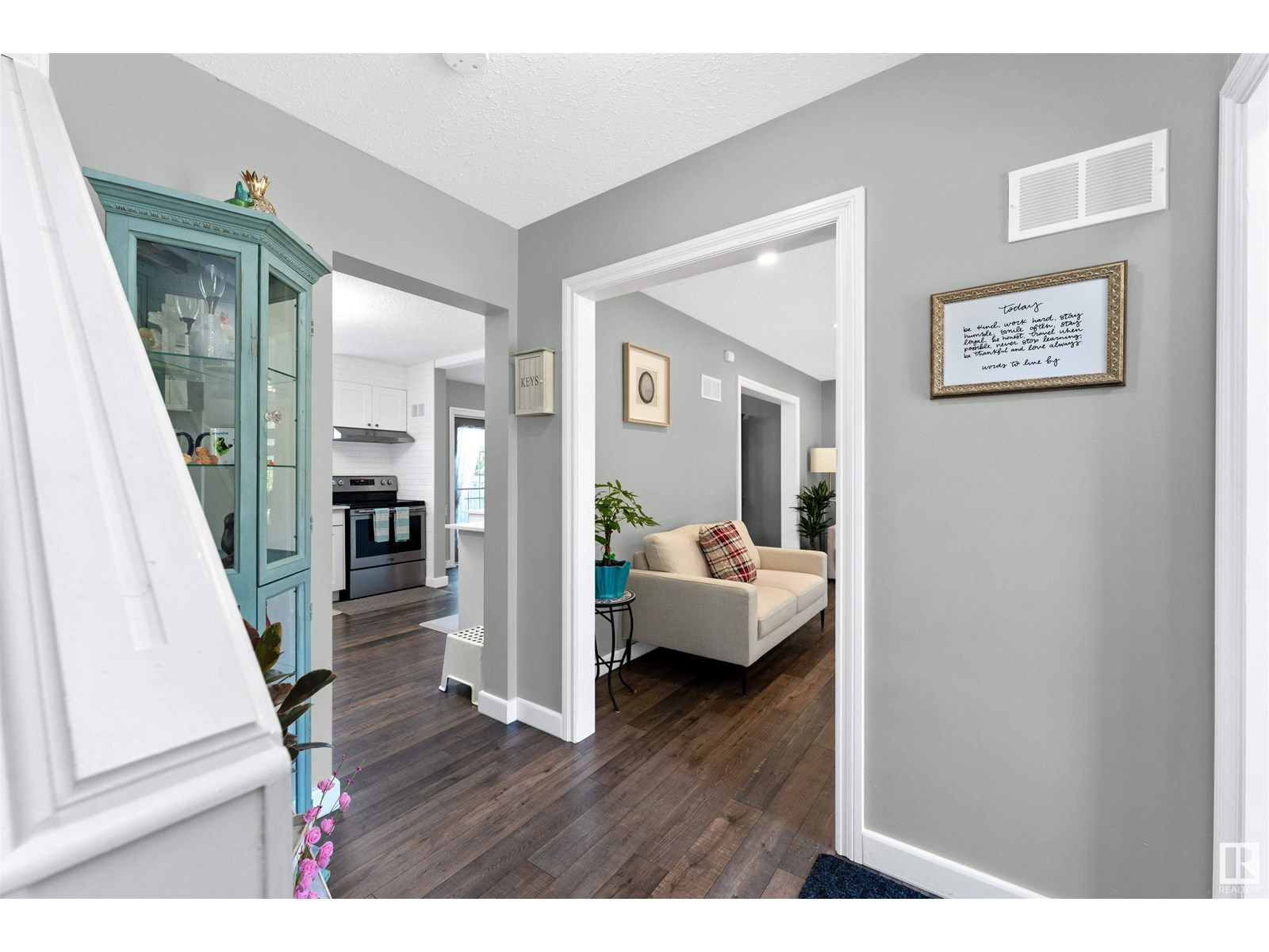 10004 144 AV NW - Image 10