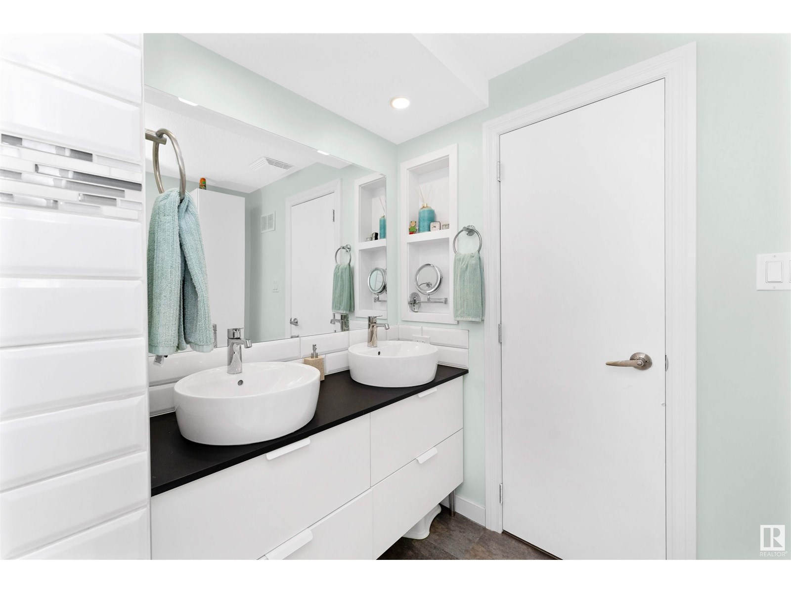 10004 144 AV NW - Image 34