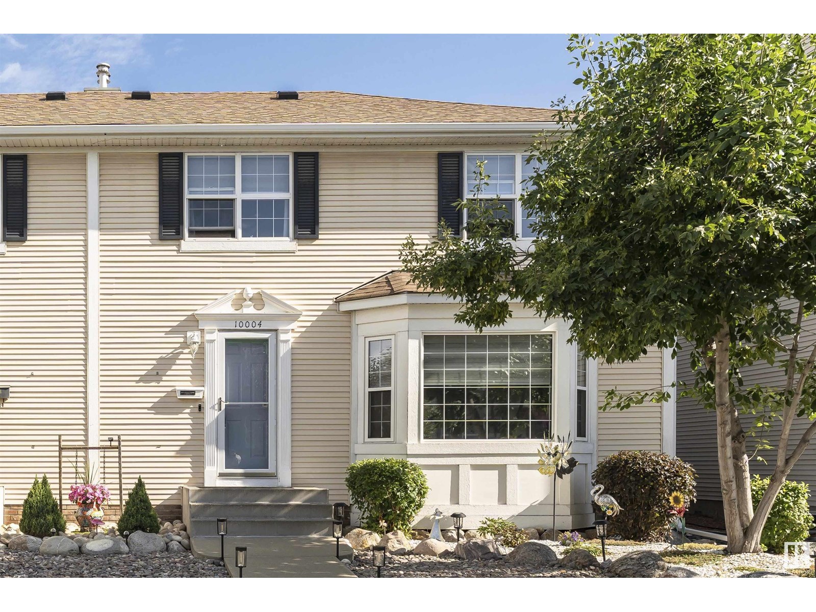 10004 144 AV NW - Image 1