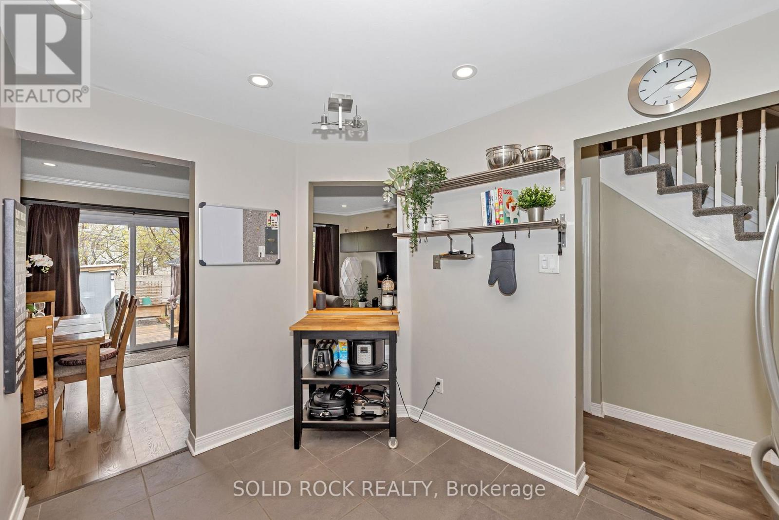 Photo 9 of 37 Grenadier Way, Ottawa ON