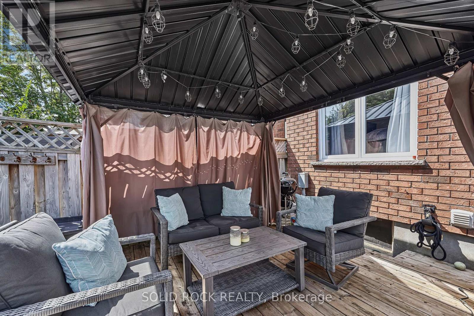 Photo 27 of 37 Grenadier Way, Ottawa ON