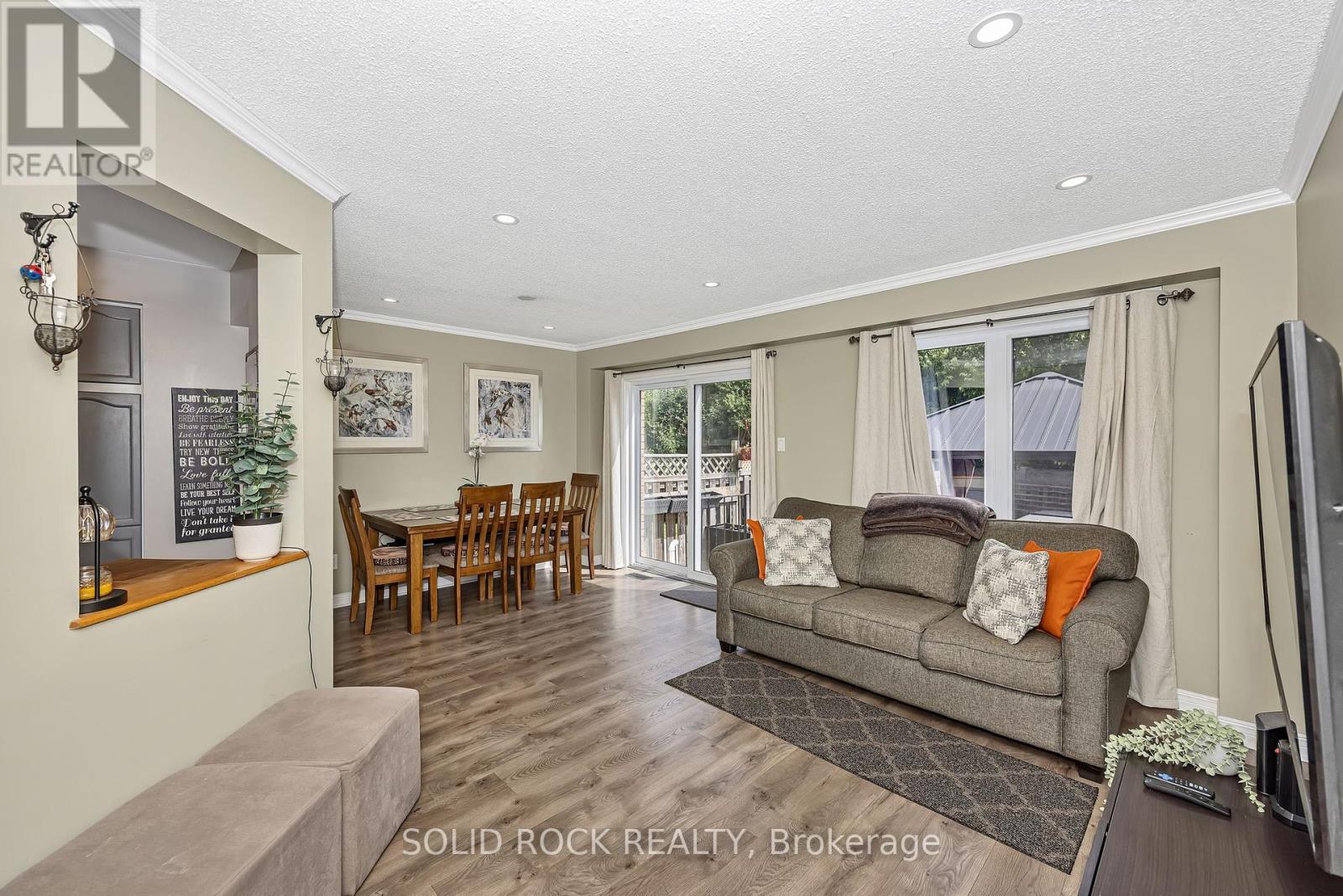 Photo 14 of 37 Grenadier Way, Ottawa ON