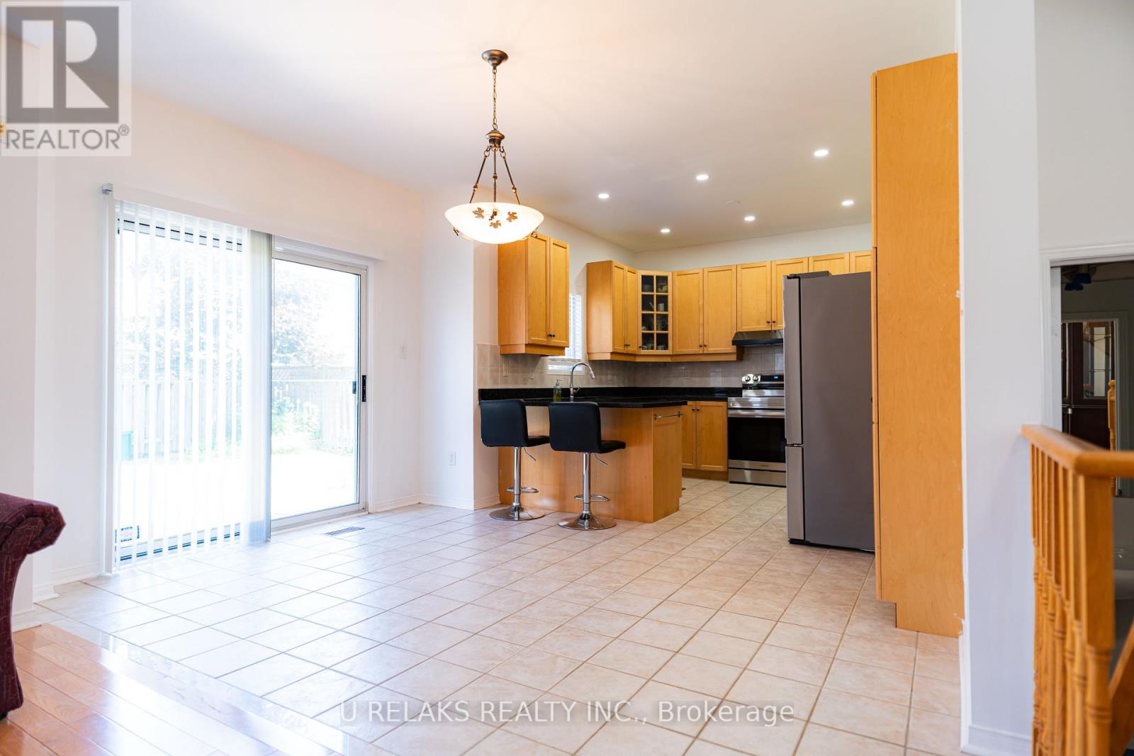 Photo 2 of 7211 Atwood Lane, Mississauga ON