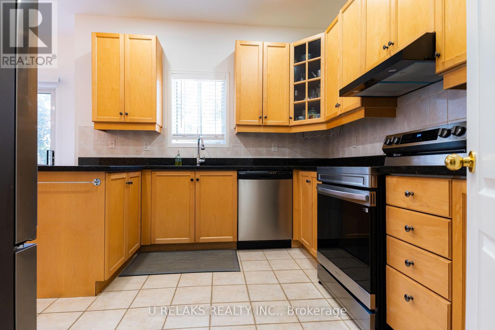 Photo 7 of 7211 Atwood Lane, Mississauga ON