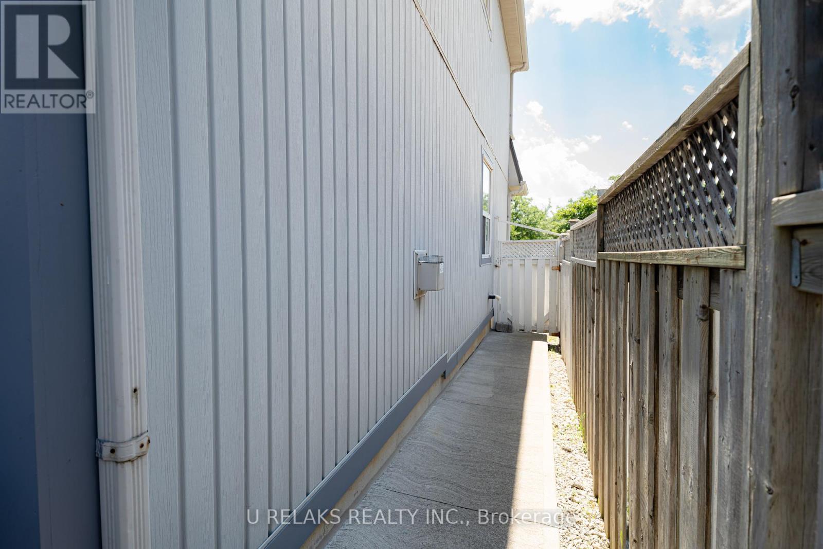 Photo 34 of 7211 Atwood Lane, Mississauga ON