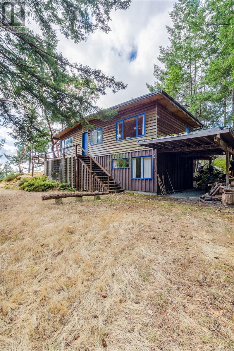  498 Marine Turnabout, Mayne Island