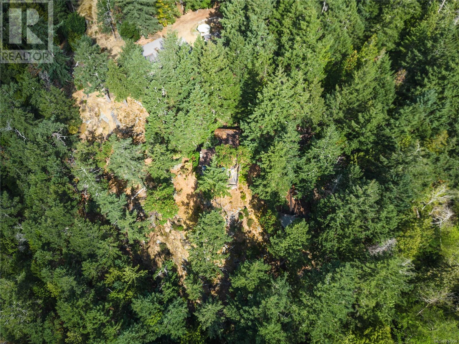  498 Marine Turnabout, Mayne Island