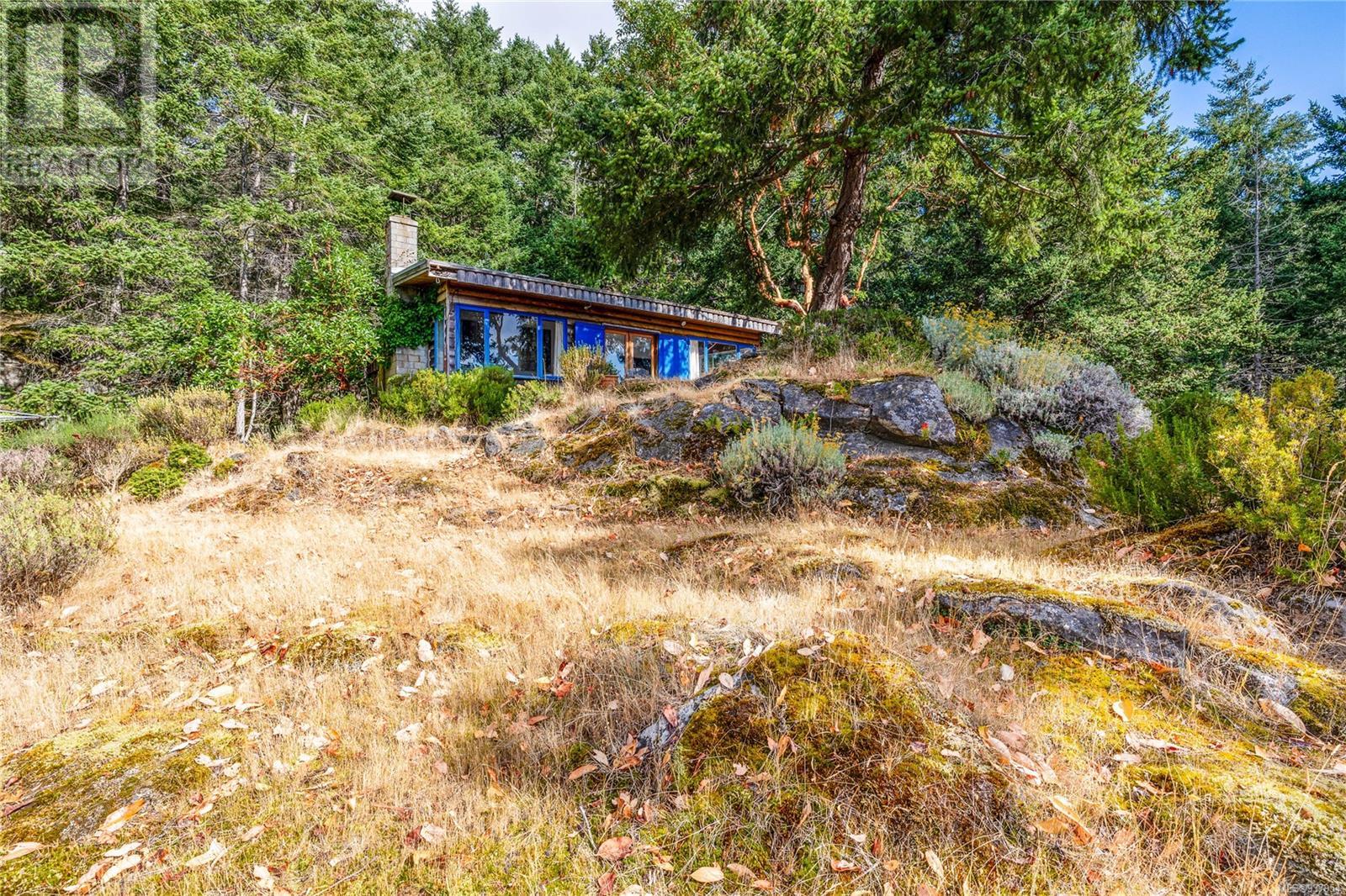  498 Marine Turnabout, Mayne Island