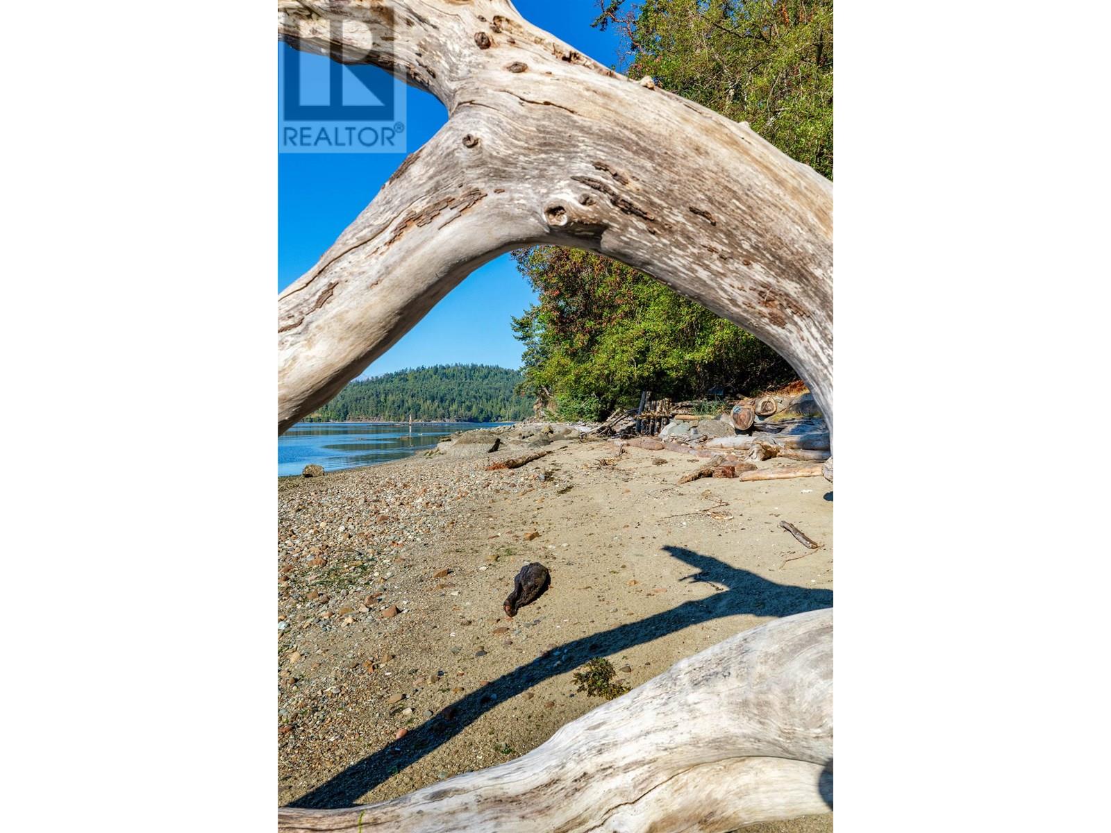 498 MARINE TURNABOUT, Mayne Island