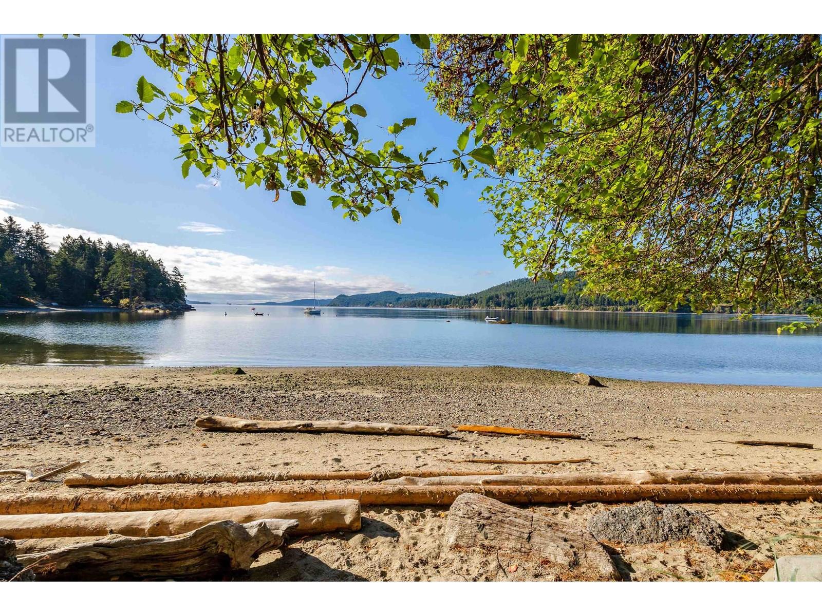 498 MARINE TURNABOUT, Mayne Island