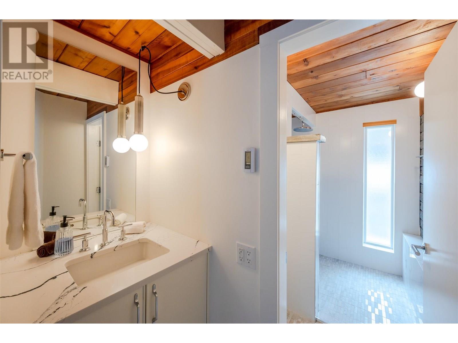  266 Alder Avenue, Kaleden