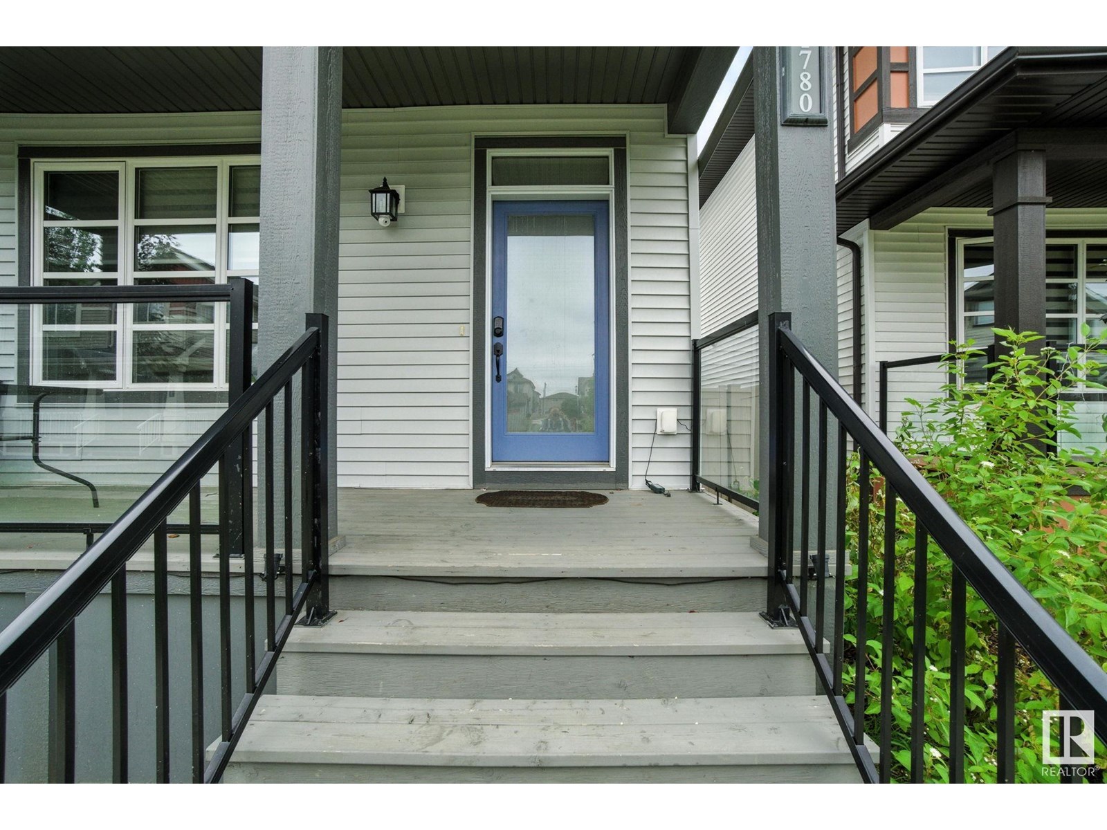 Photo 4 of 1780 25 St Nw, Edmonton AB