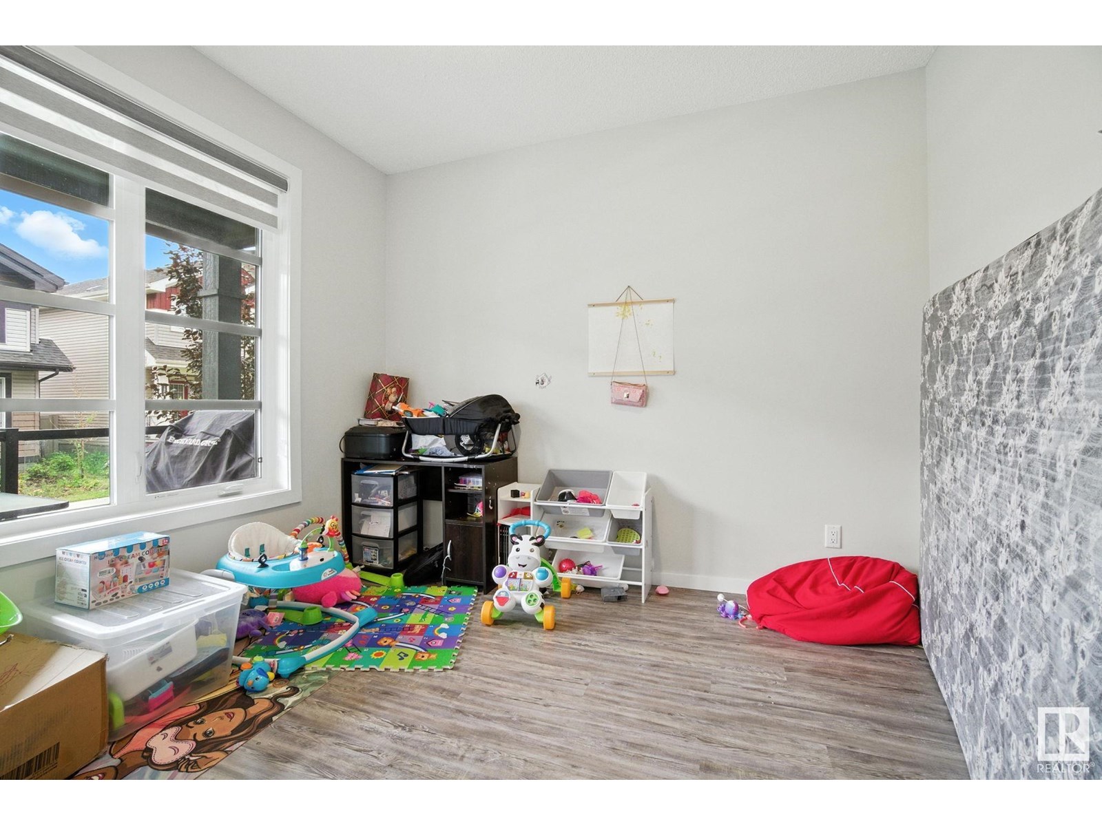 Photo 8 of 1780 25 St Nw, Edmonton AB