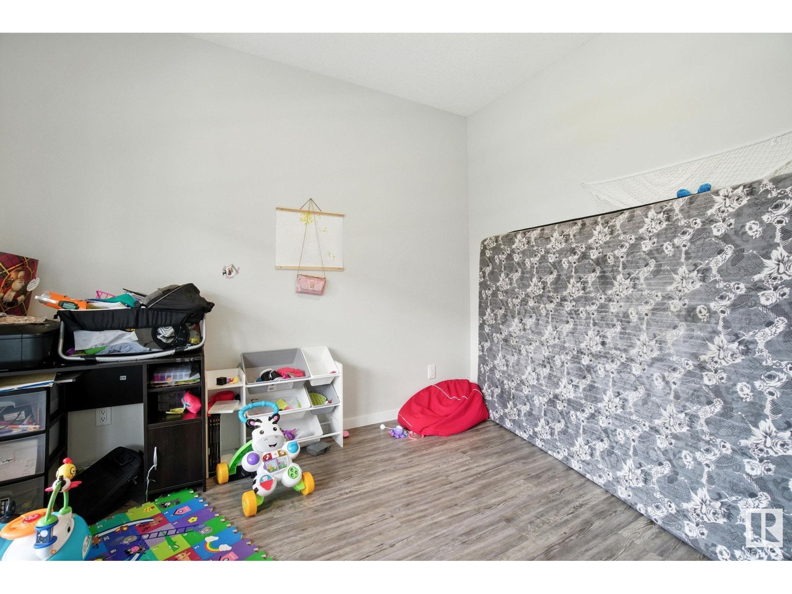 Photo 9 of 1780 25 St Nw, Edmonton AB