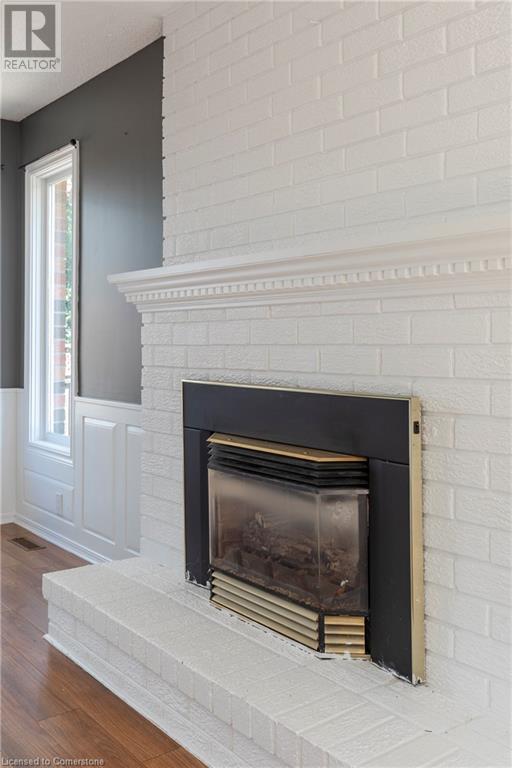 Photo 15 of 128 Brian Boulevard, Waterdown ON