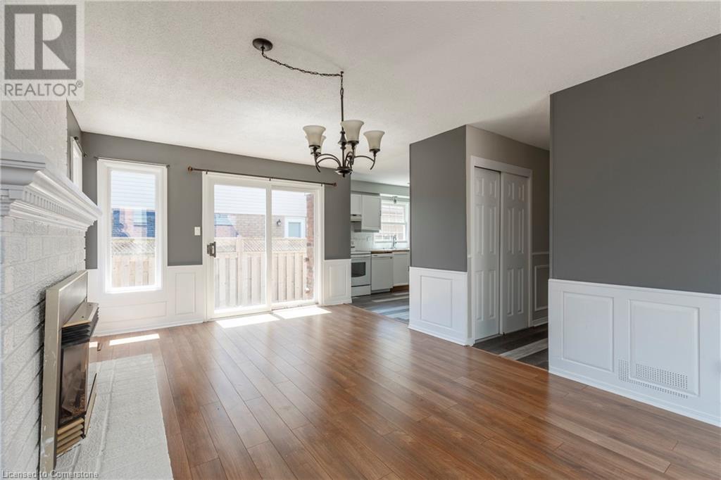 Photo 16 of 128 Brian Boulevard, Waterdown ON