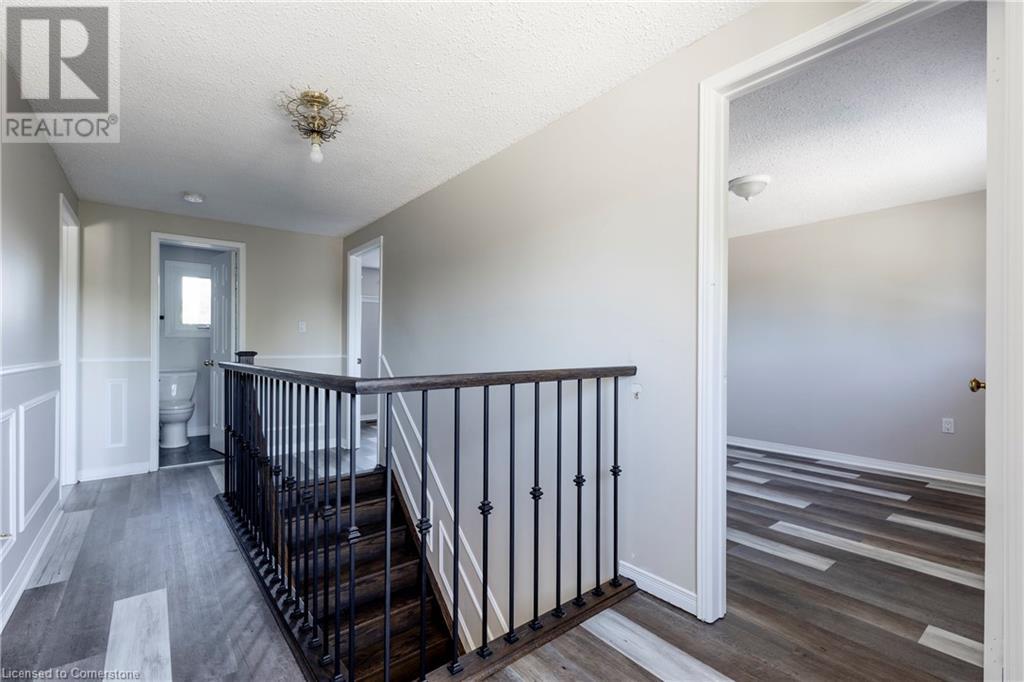 Photo 18 of 128 Brian Boulevard, Waterdown ON