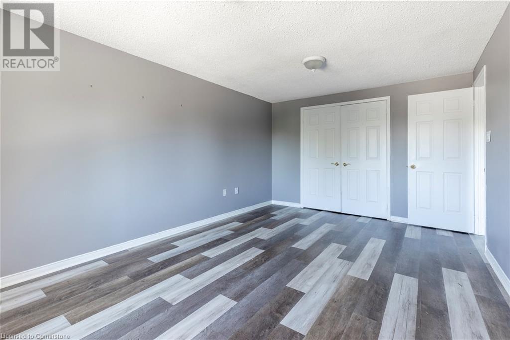 Photo 21 of 128 Brian Boulevard, Waterdown ON