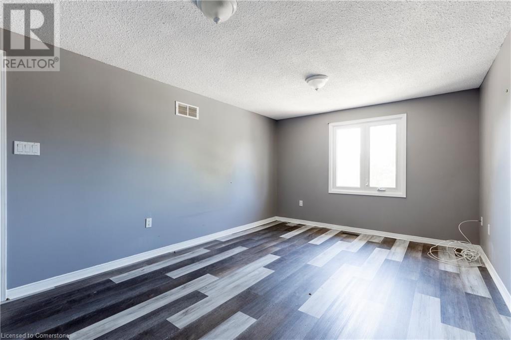 Photo 22 of 128 Brian Boulevard, Waterdown ON