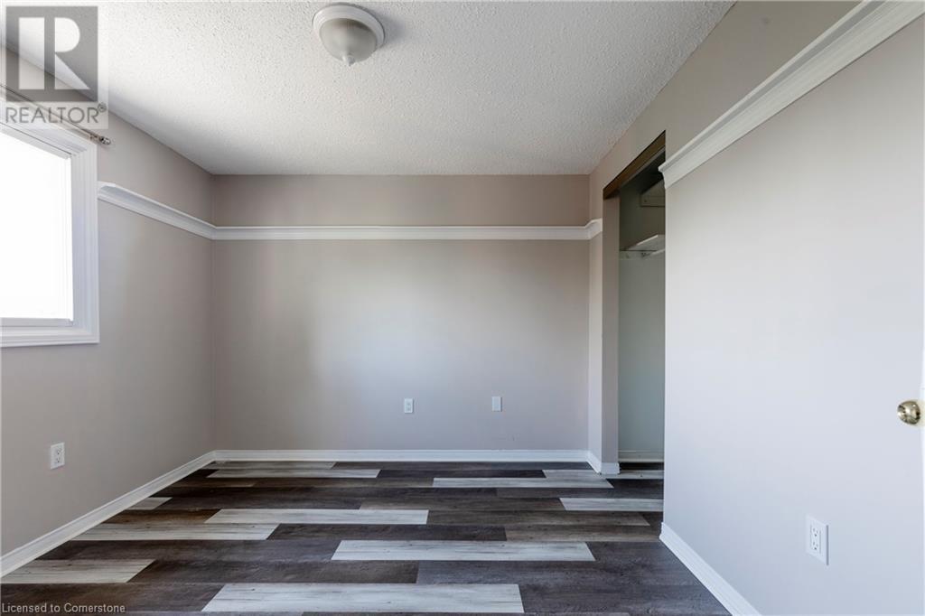 Photo 26 of 128 Brian Boulevard, Waterdown ON