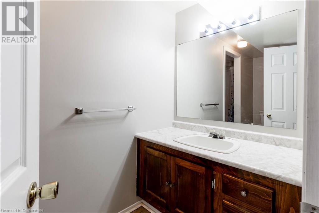 Photo 37 of 128 Brian Boulevard, Waterdown ON