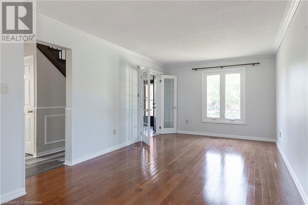 Photo 7 of 128 Brian Boulevard, Waterdown ON