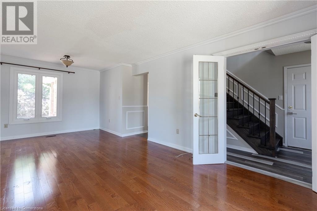 Photo 8 of 128 Brian Boulevard, Waterdown ON