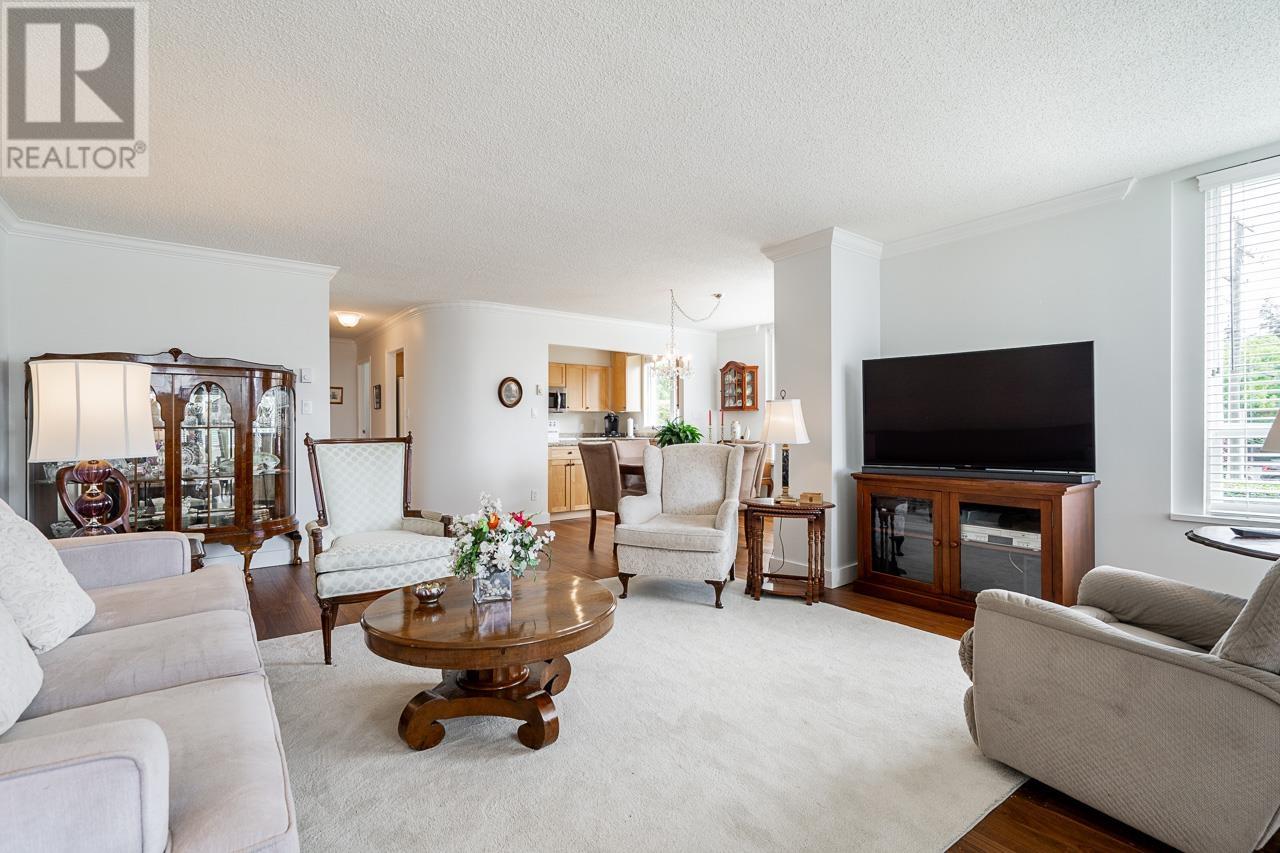 301 2203 BELLEVUE AVENUE, West Vancouver