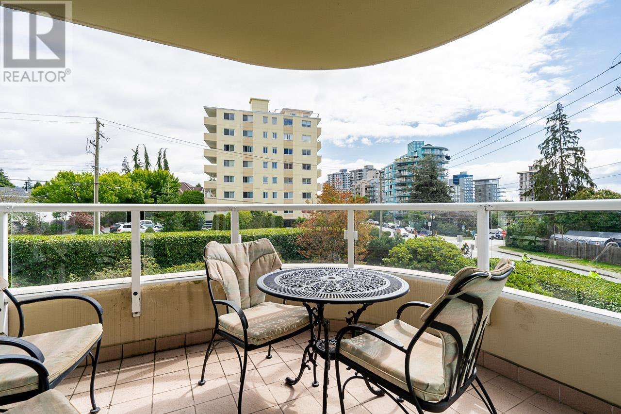 301 2203 BELLEVUE AVENUE, West Vancouver