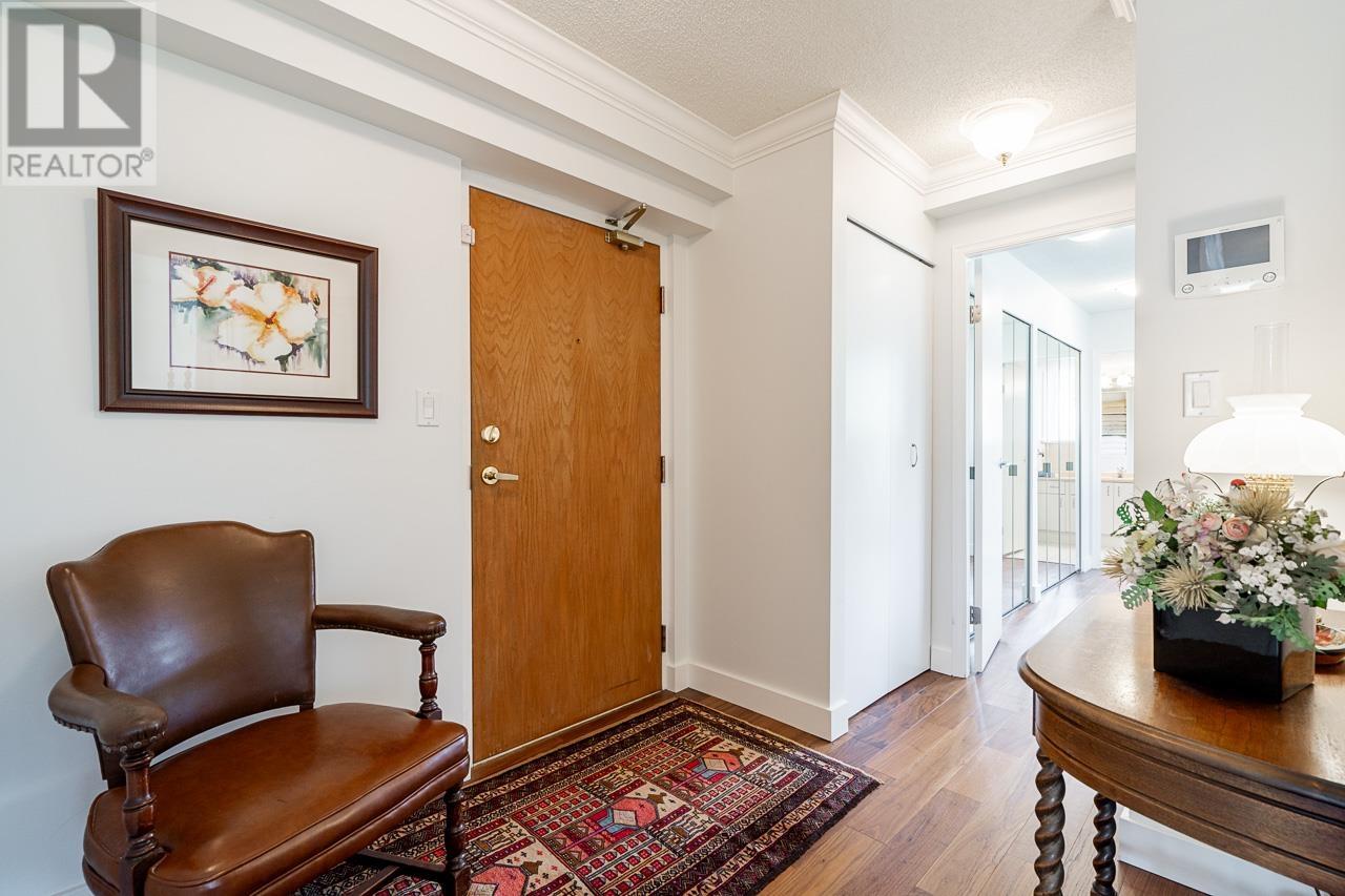 301 2203 BELLEVUE AVENUE, West Vancouver