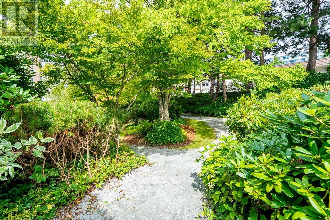 301 2203 BELLEVUE AVENUE, West Vancouver