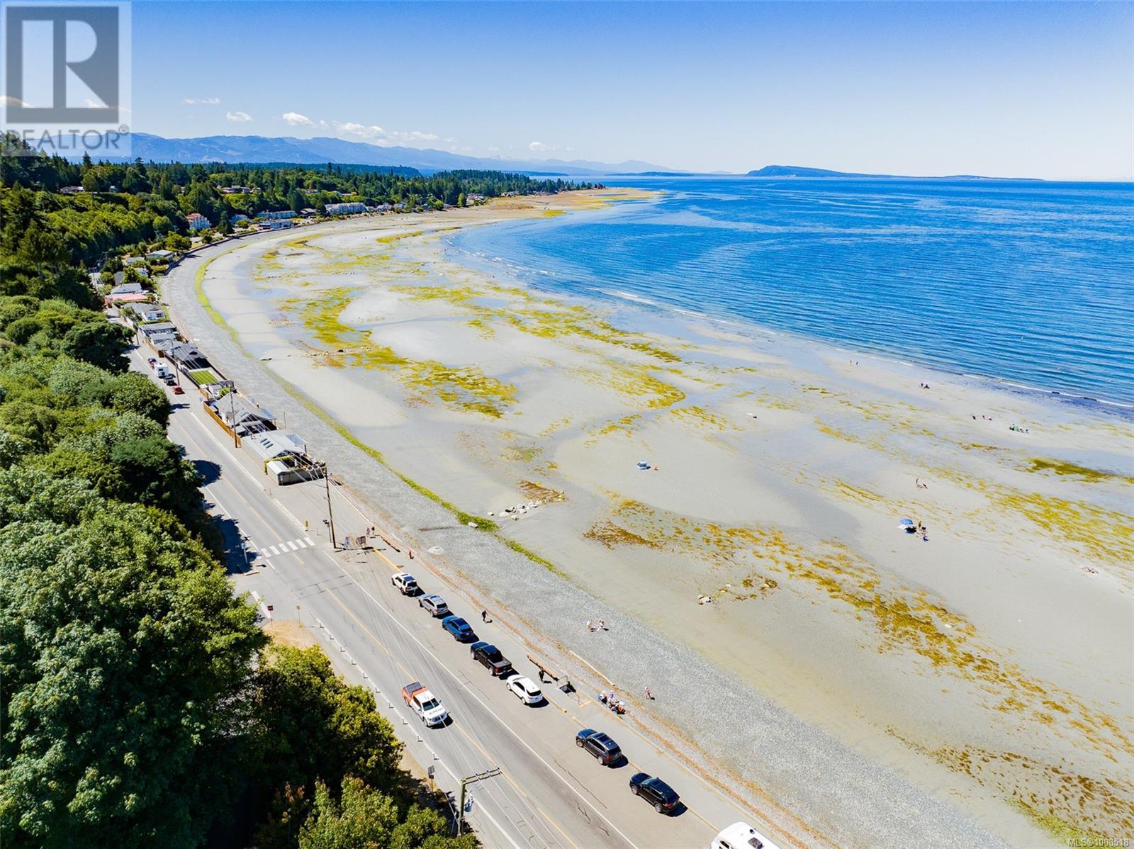 Photo 13 of 484 Bay St, Qualicum Beach BC