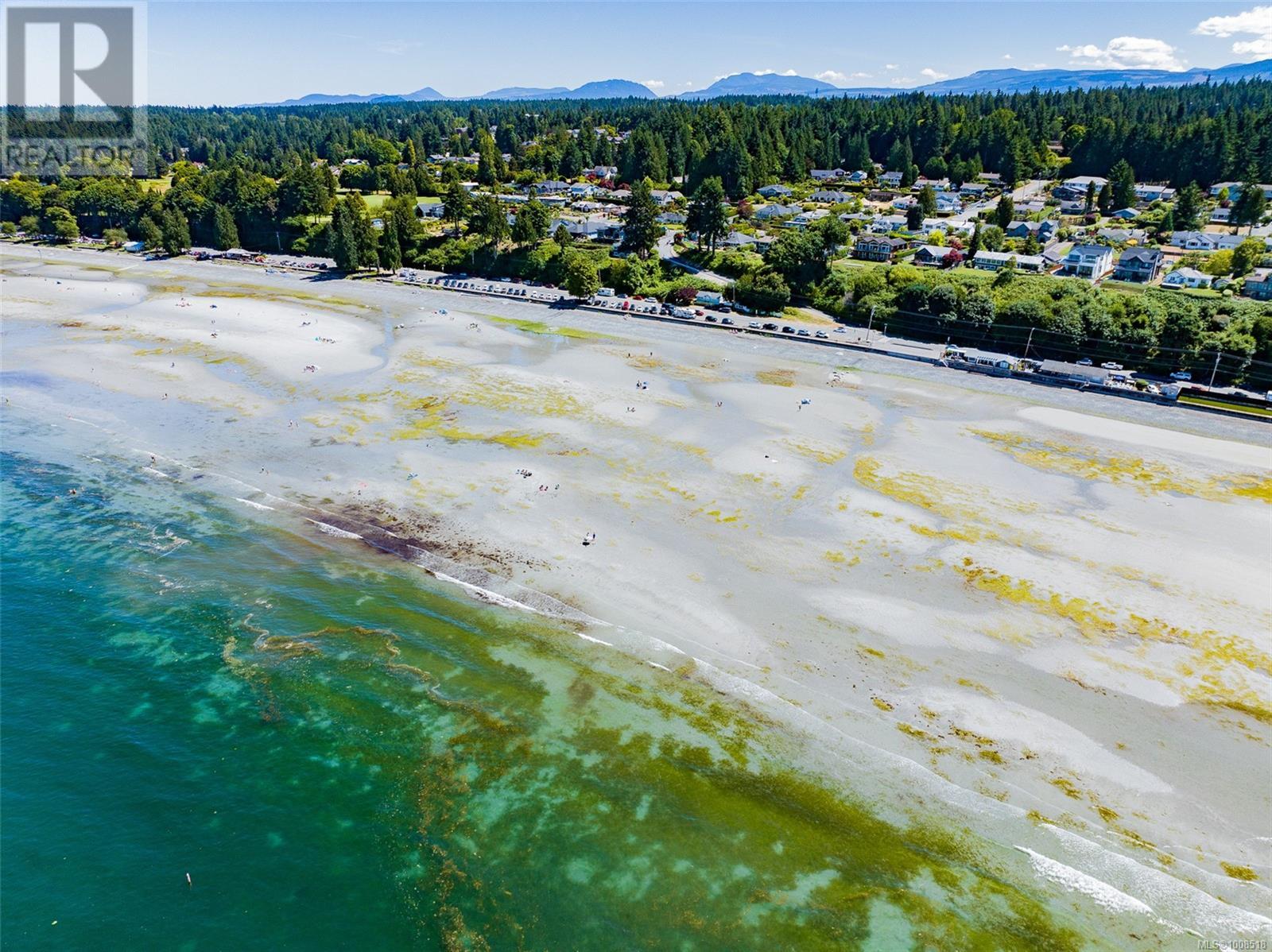 Photo 14 of 484 Bay St, Qualicum Beach BC