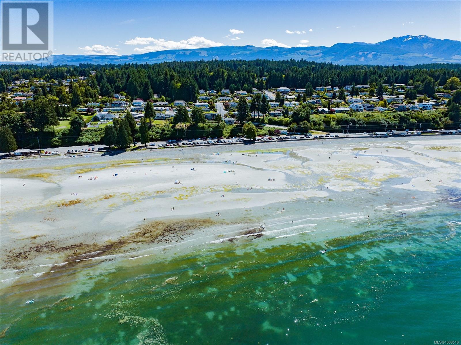 Photo 21 of 484 Bay St, Qualicum Beach BC