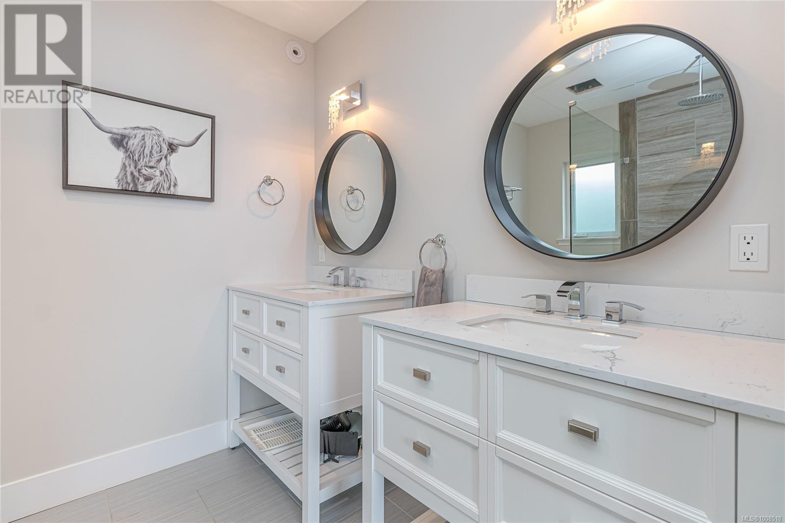 Photo 43 of 484 Bay St, Qualicum Beach BC