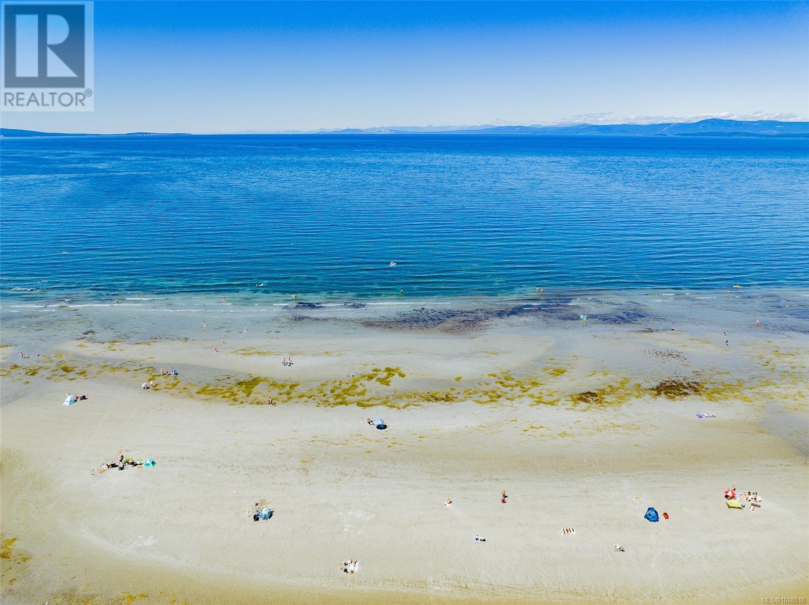 Photo 22 of 484 Bay St, Qualicum Beach BC