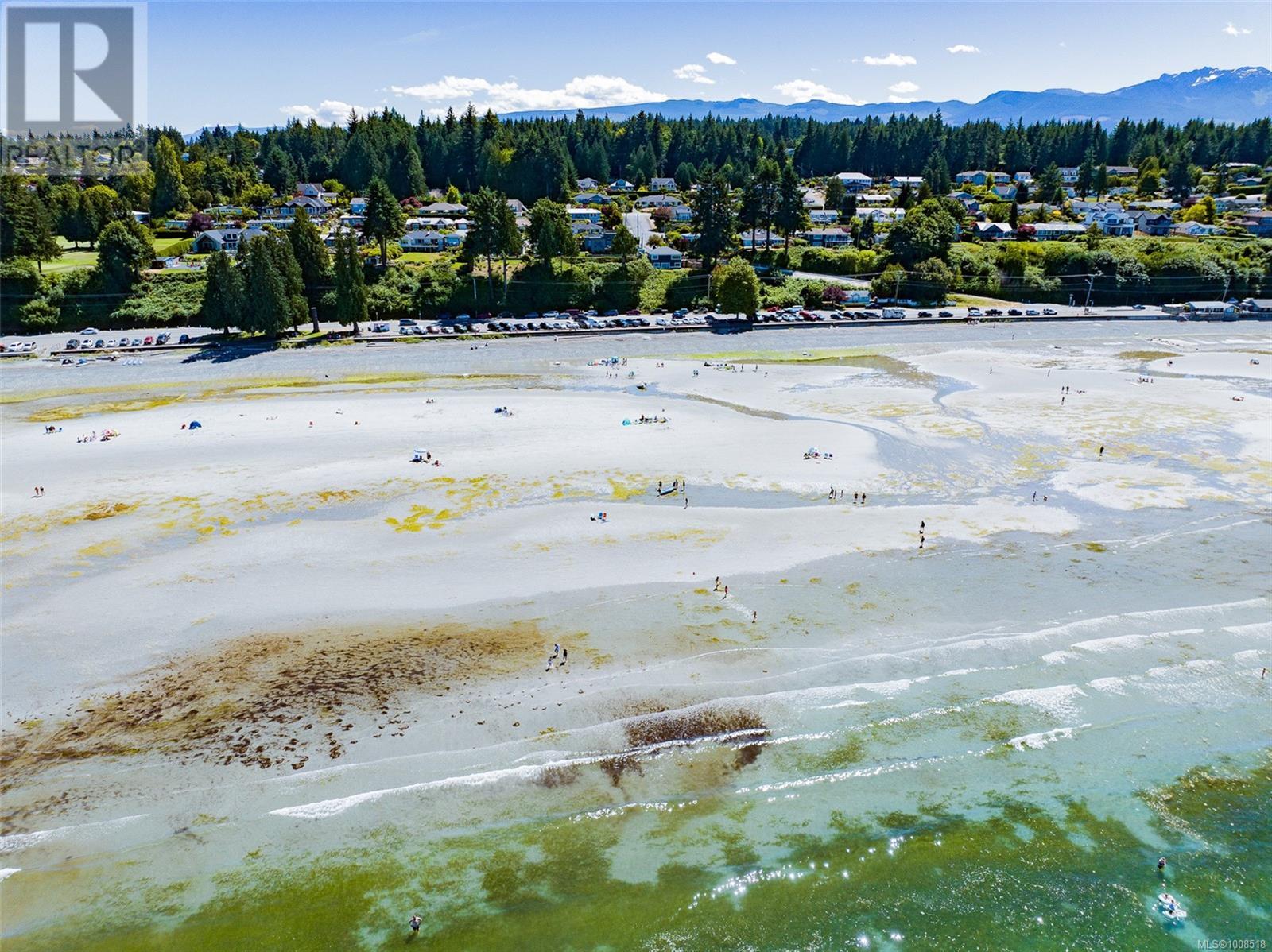 Photo 20 of 484 Bay St, Qualicum Beach BC