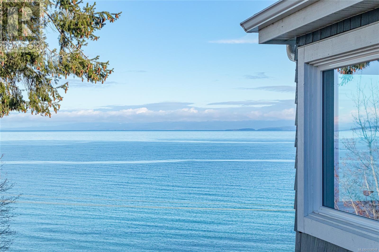 Photo 57 of 484 Bay St, Qualicum Beach BC