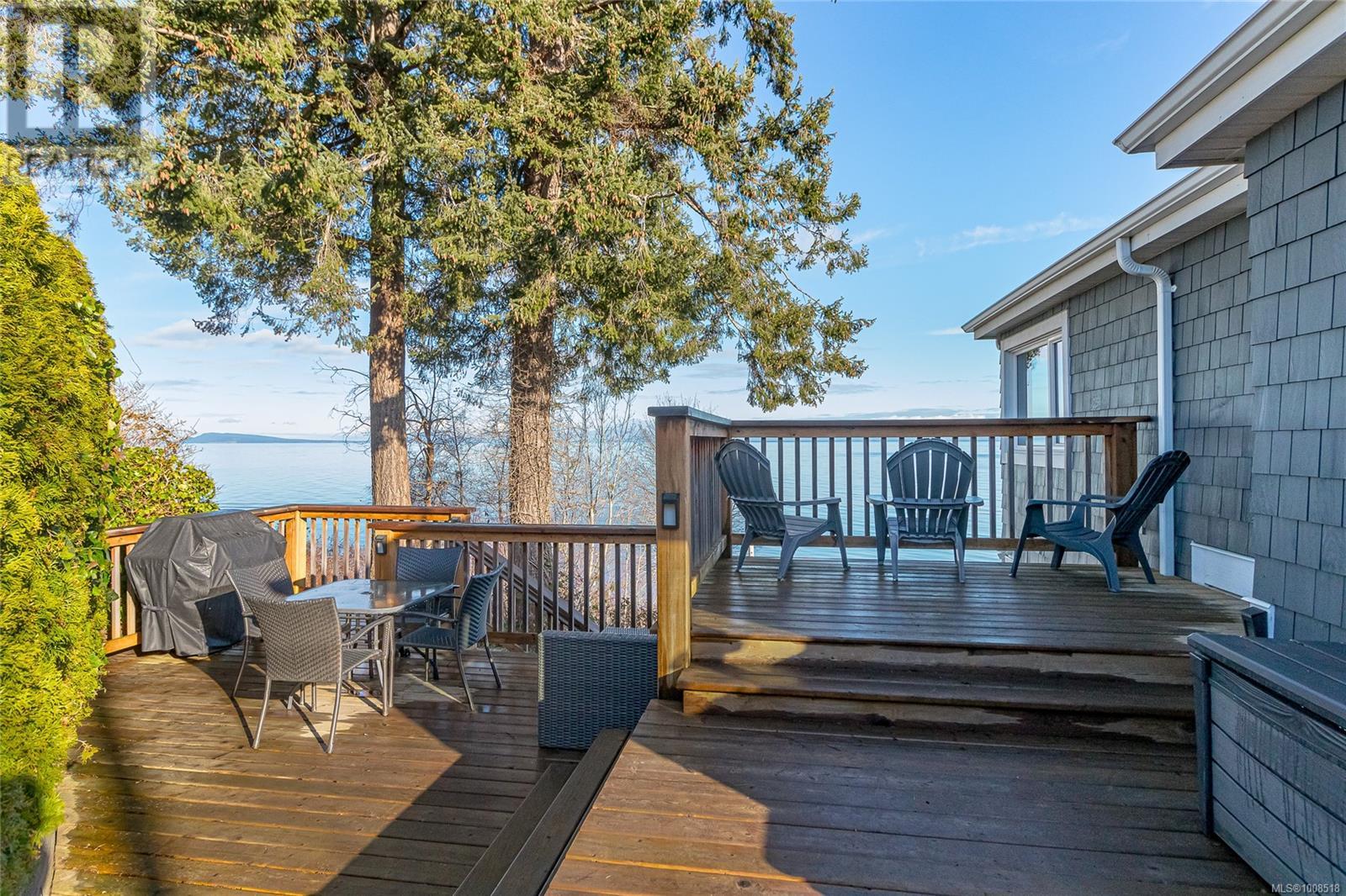 Photo 59 of 484 Bay St, Qualicum Beach BC