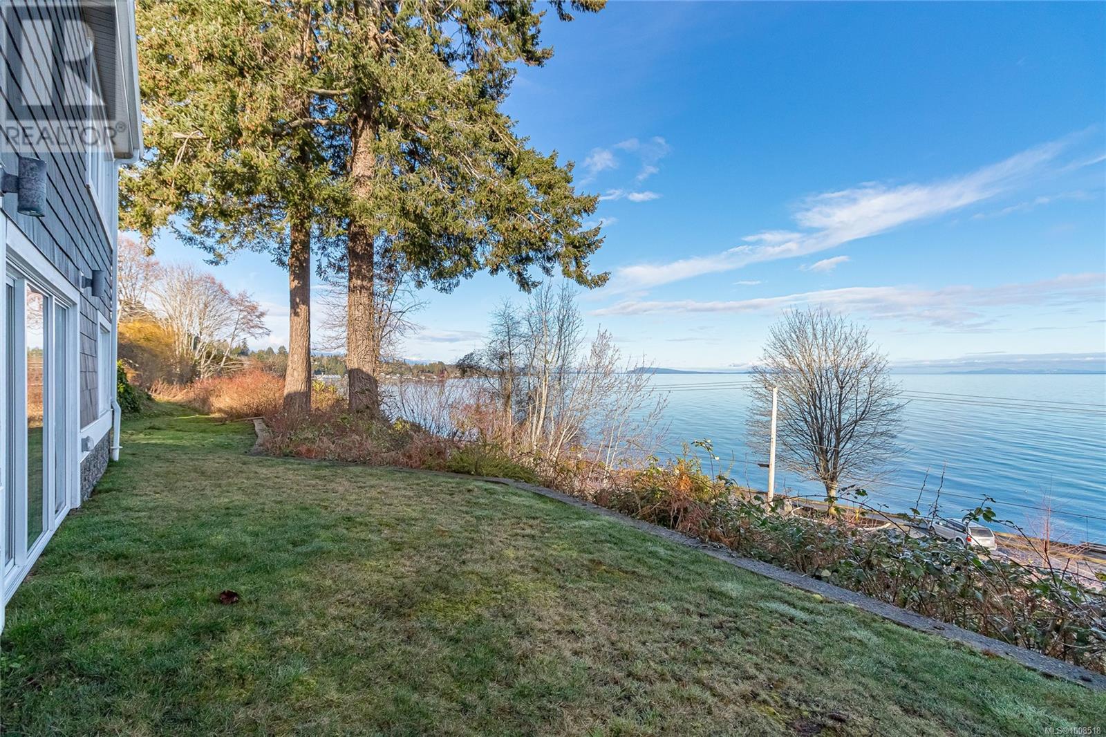 Photo 68 of 484 Bay St, Qualicum Beach BC
